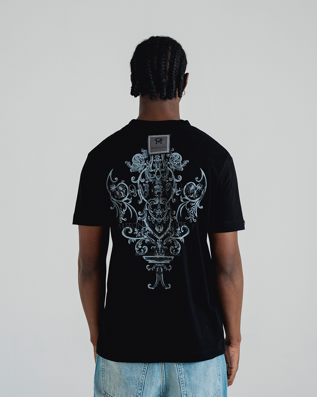 Camiseta Arabesco Negra