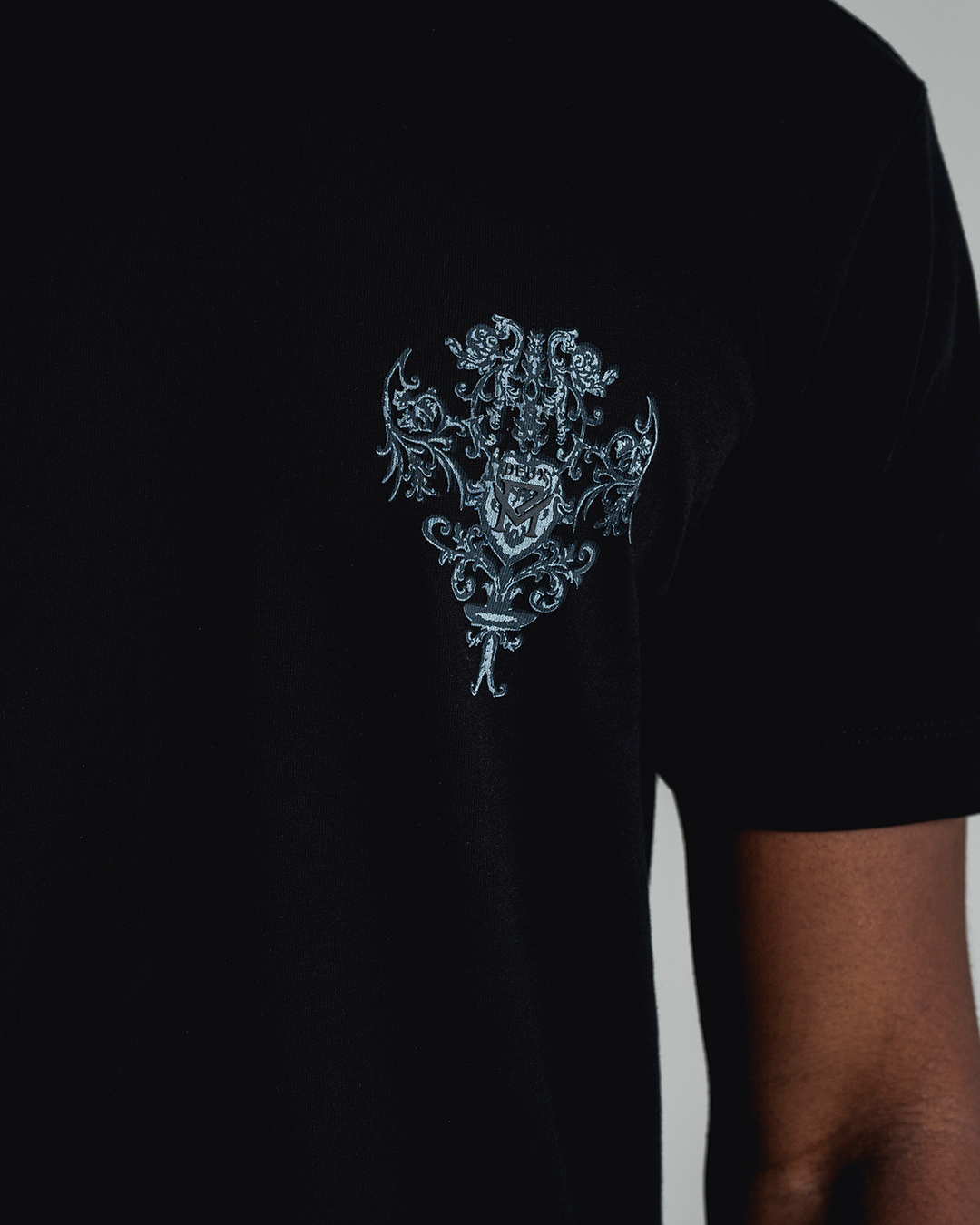 Camiseta Arabesco Negra