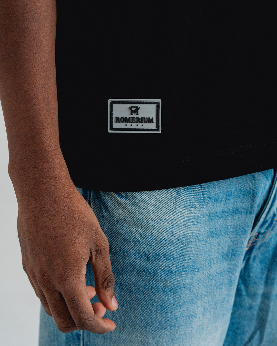 Camiseta Arabesco Negra